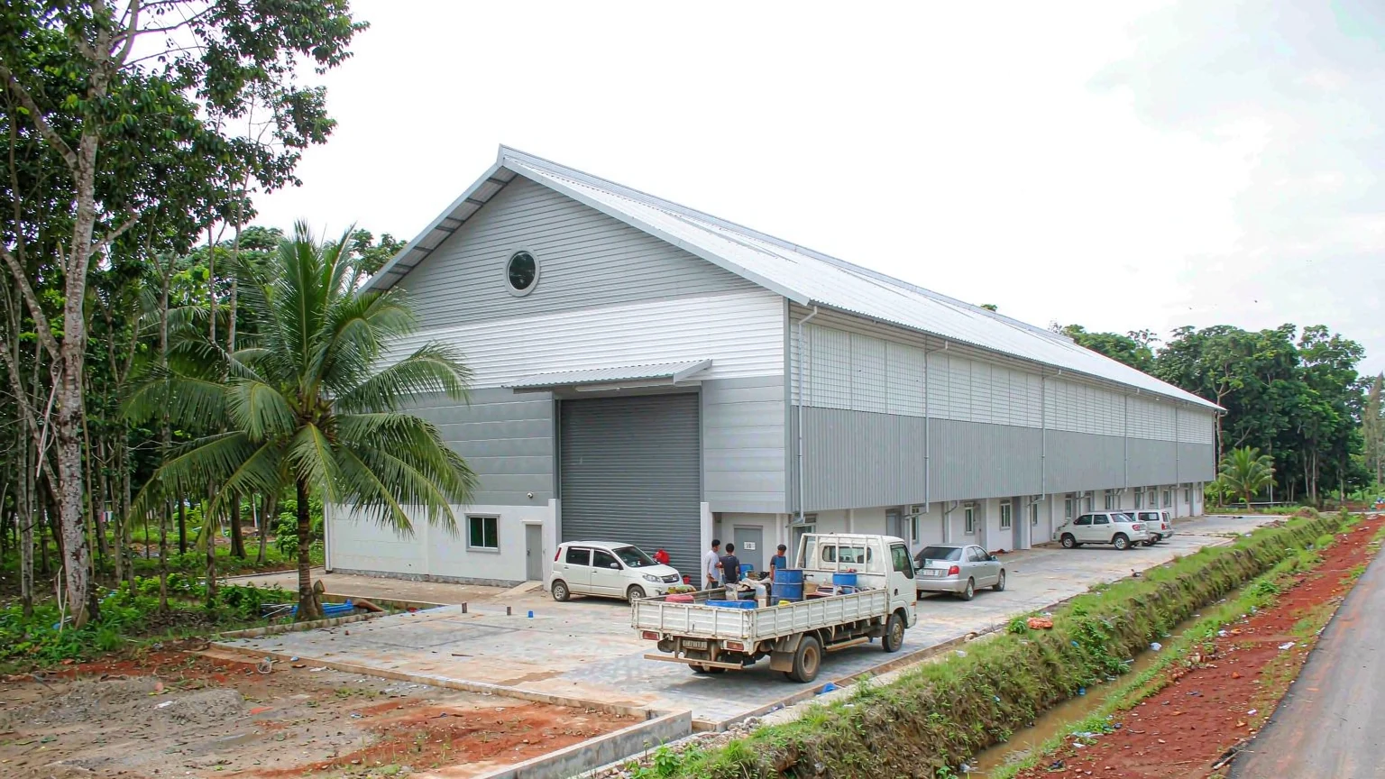 Completed pre-engineered steel warehouse with metal cladding in Indonesia